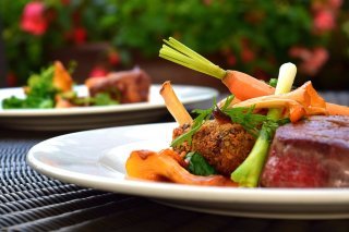 Un bon repas équilibré vaut mieux que le grignotage
